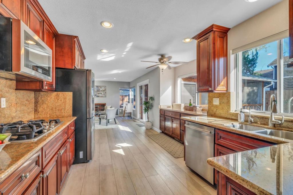 810 Coventry Cir, Brentwood (CC), CA 94513