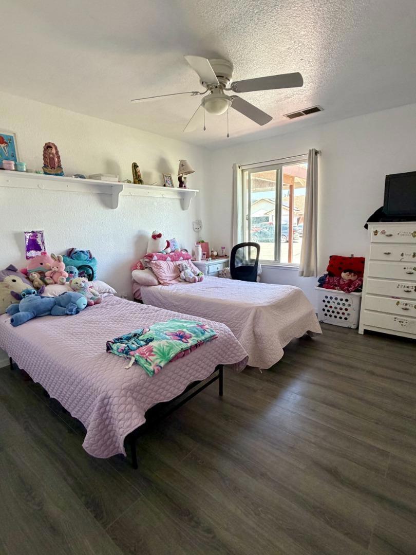 523 Gumwood Ct, Los Banos, CA 93635