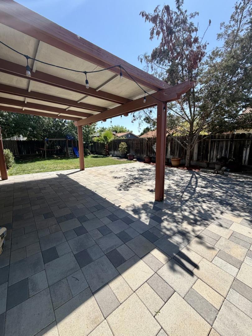 523 Gumwood Ct, Los Banos, CA 93635