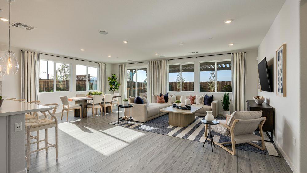 3230 Oak Trail Dr, Manteca, CA 95337