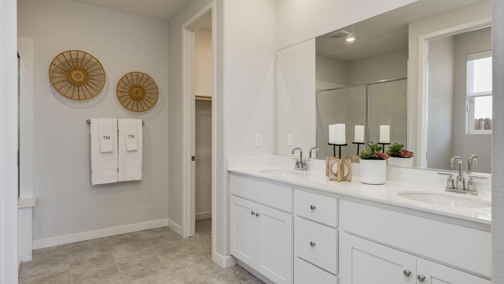 3230 Oak Trail Dr, Manteca, CA 95337