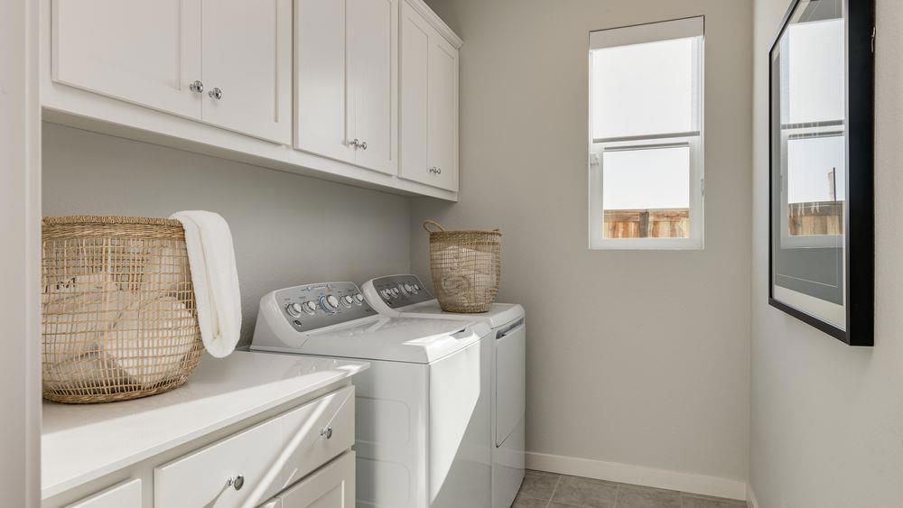 3230 Oak Trail Dr, Manteca, CA 95337