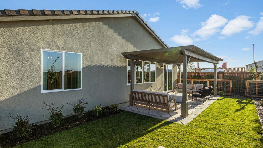 3230 Oak Trail Dr, Manteca, CA 95337