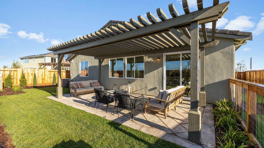 3230 Oak Trail Dr, Manteca, CA 95337