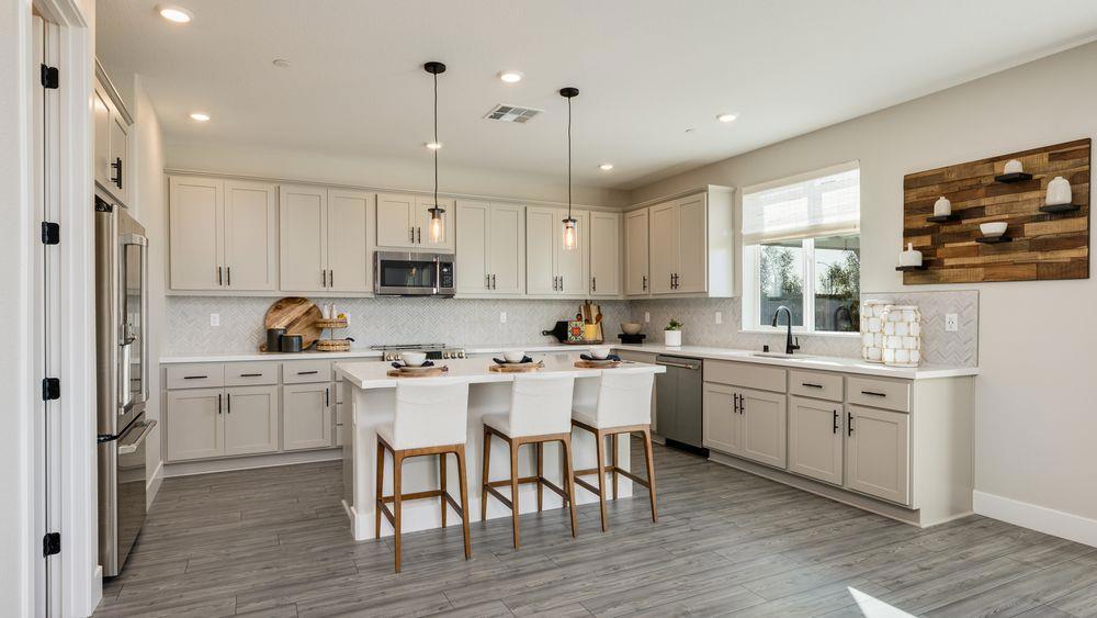 3246 Oak Trail Dr, Manteca, CA 95337