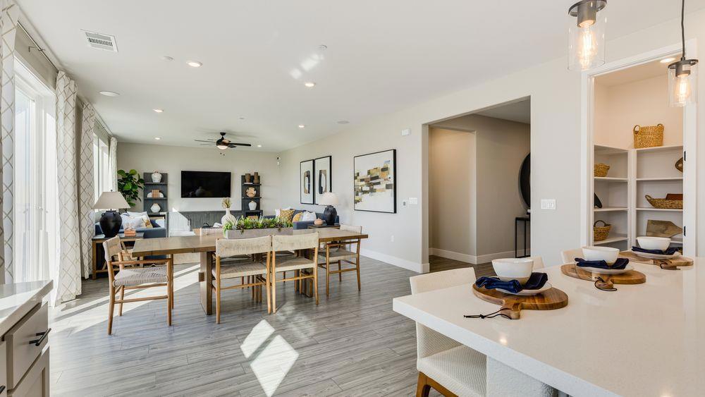 3246 Oak Trail Dr, Manteca, CA 95337