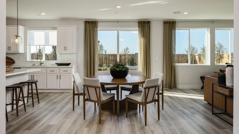 3238 Oak Trail Dr, Manteca, CA 95337