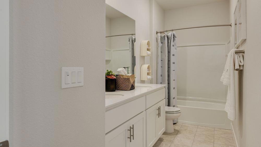 3238 Oak Trail Dr, Manteca, CA 95337