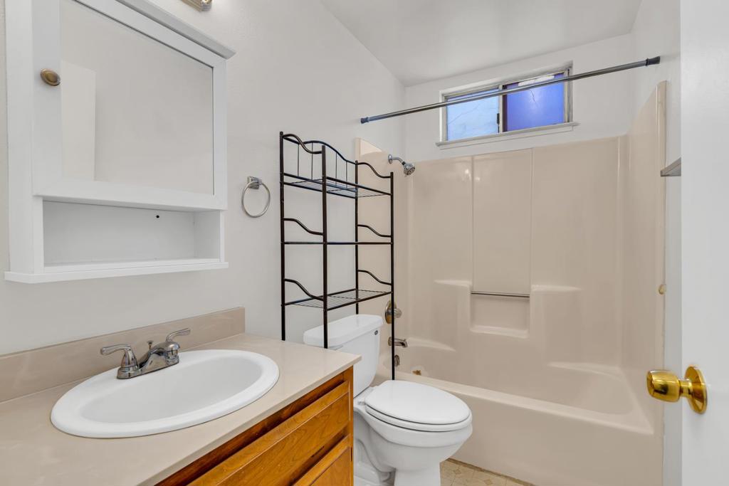 1351 Chukar St, Los Banos, CA 93635