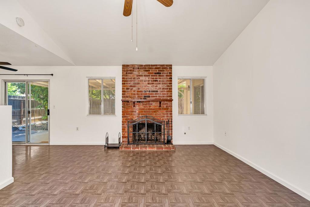 1351 Chukar St, Los Banos, CA 93635