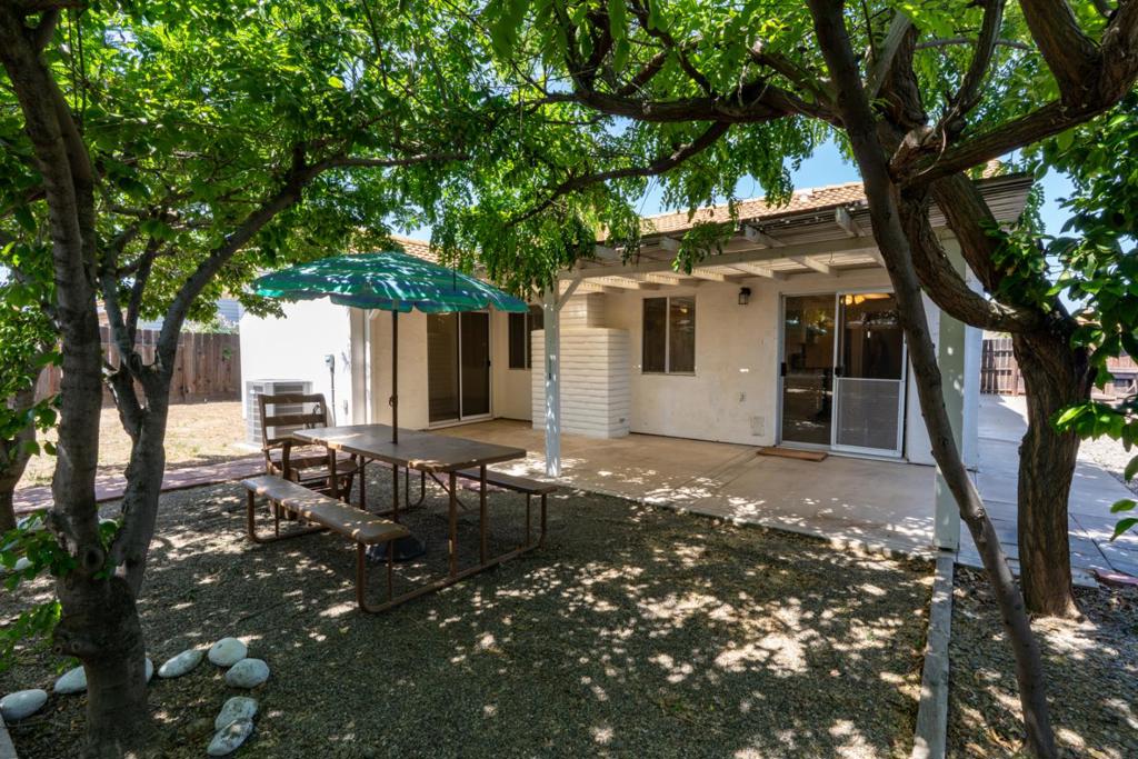 1351 Chukar St, Los Banos, CA 93635