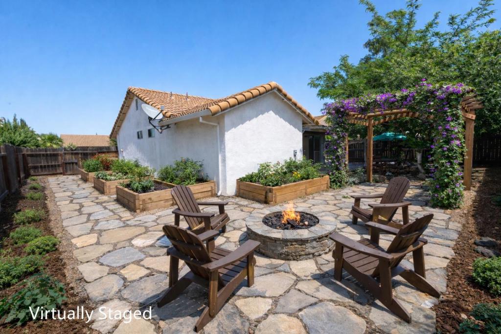 1351 Chukar St, Los Banos, CA 93635