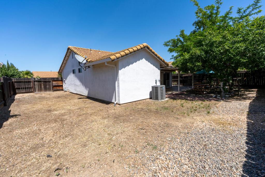 1351 Chukar St, Los Banos, CA 93635