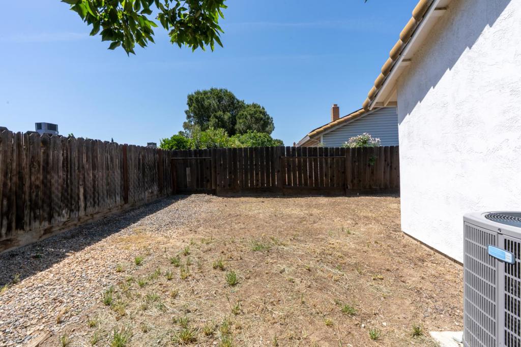 1351 Chukar St, Los Banos, CA 93635