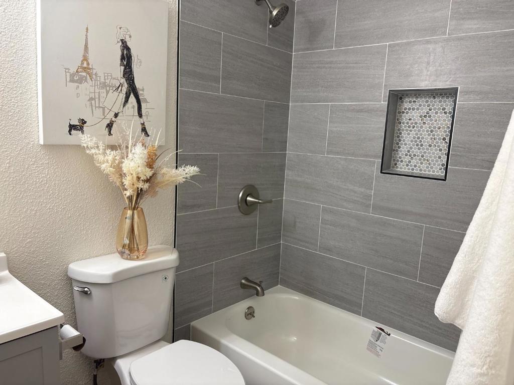 506 N Santa Monica St, Los Banos, CA 93635