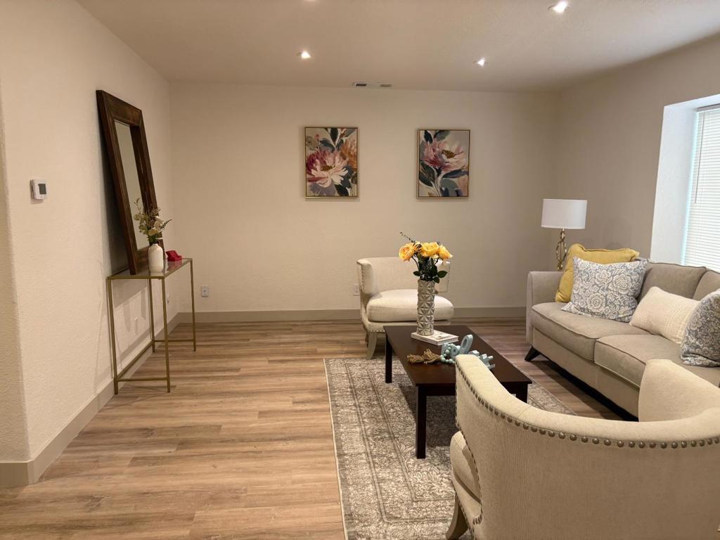 506 N Santa Monica St, Los Banos, CA 93635