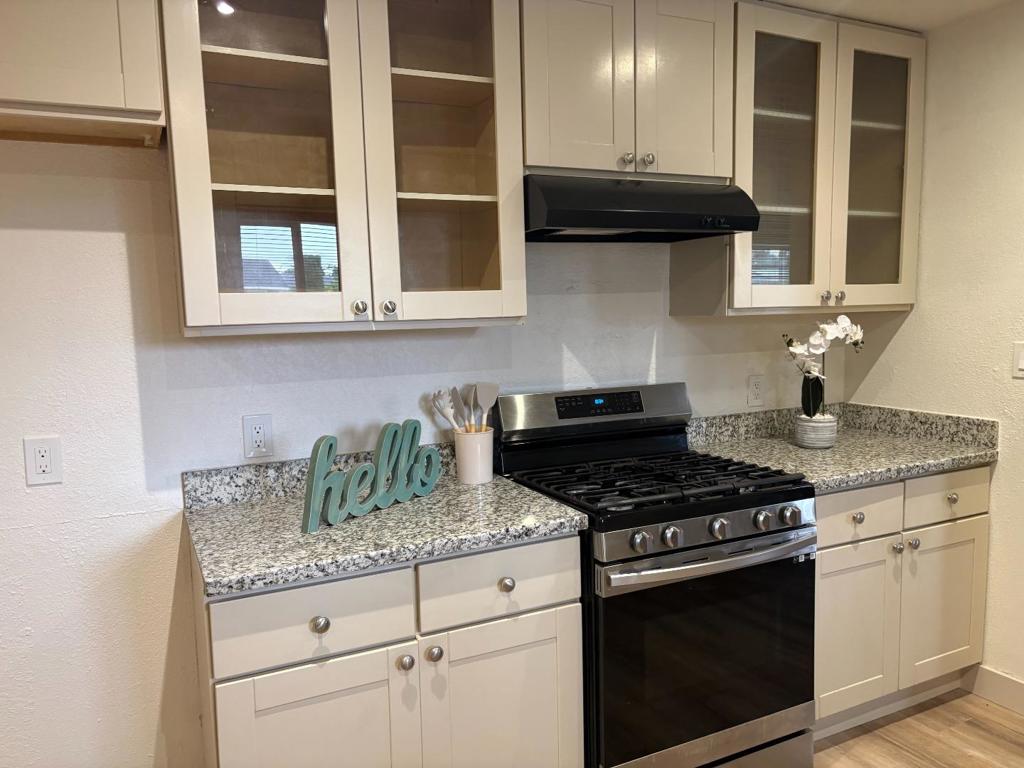 506 N Santa Monica St, Los Banos, CA 93635