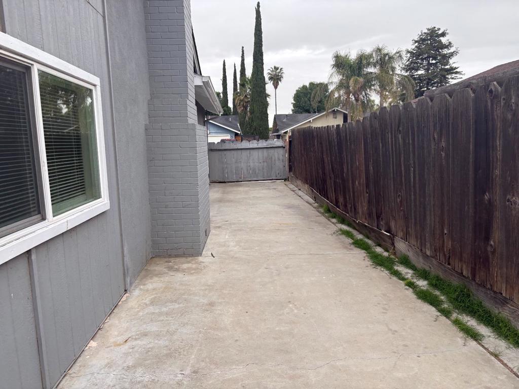 506 N Santa Monica St, Los Banos, CA 93635