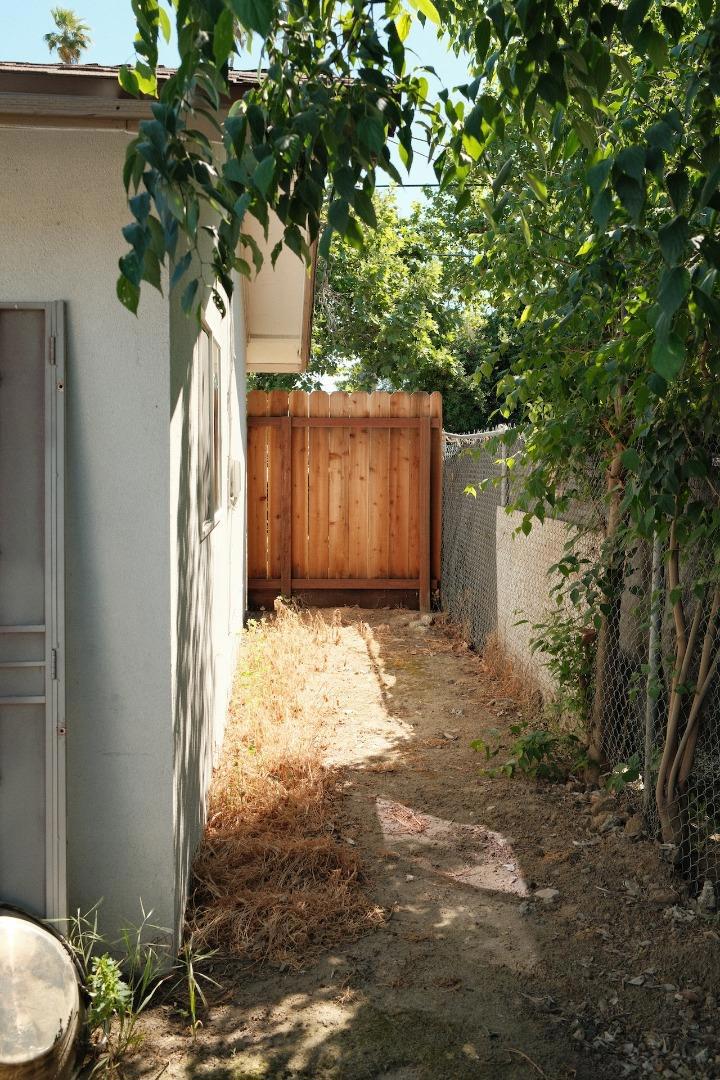 101 Maple St, Modesto, CA 95351