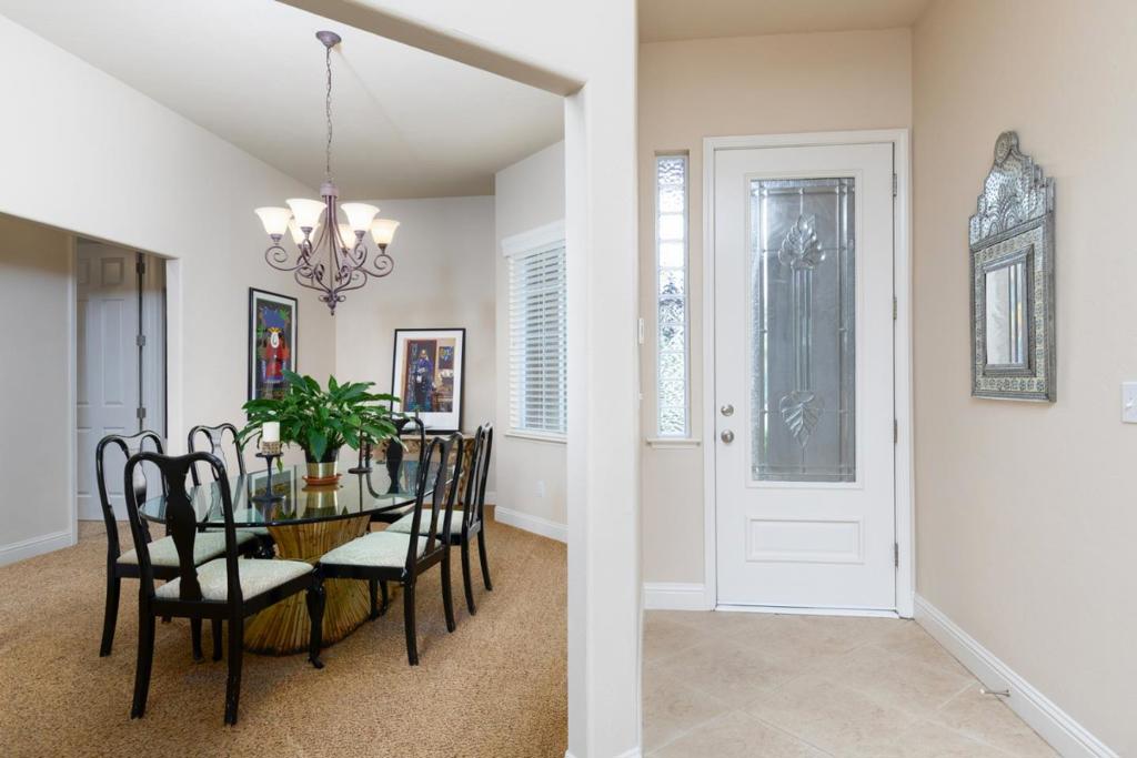 1827 N Joshua Ave, Clovis, CA 93619