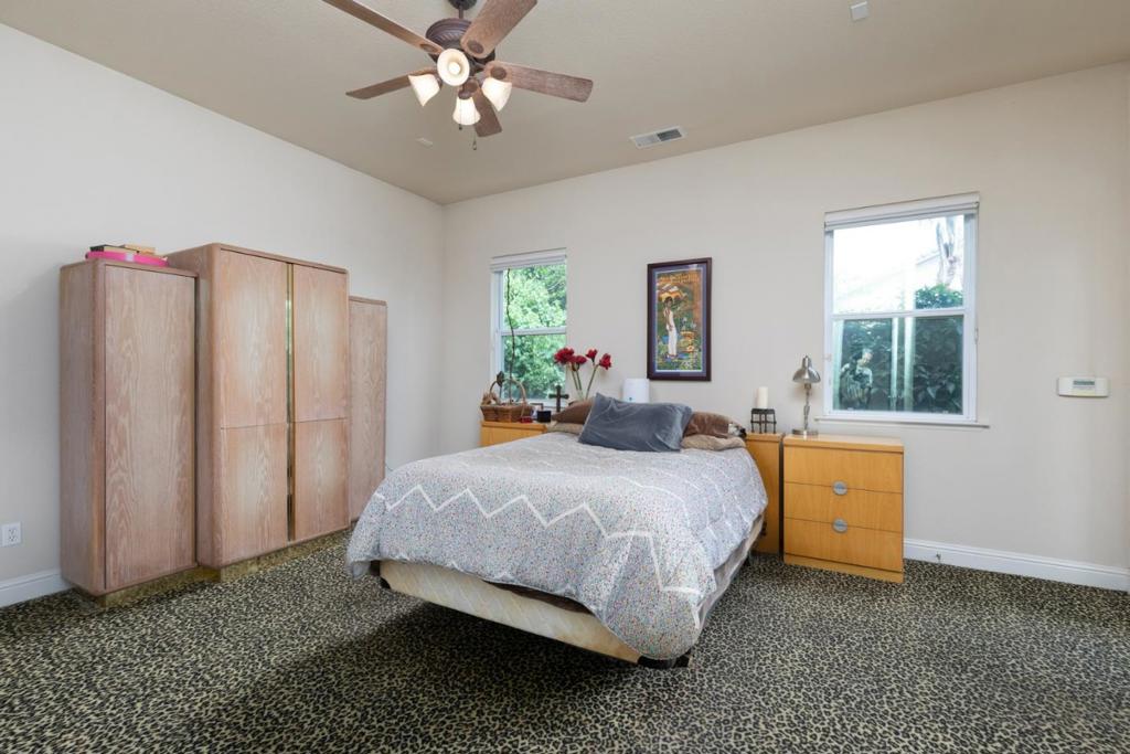 1827 N Joshua Ave, Clovis, CA 93619
