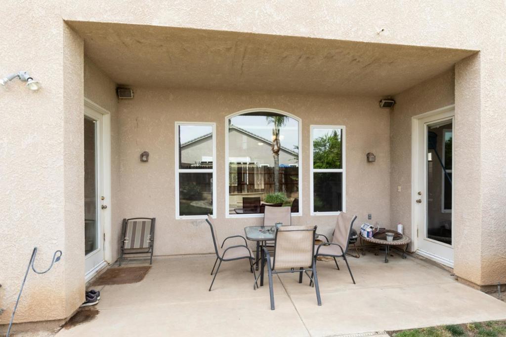 1827 N Joshua Ave, Clovis, CA 93619