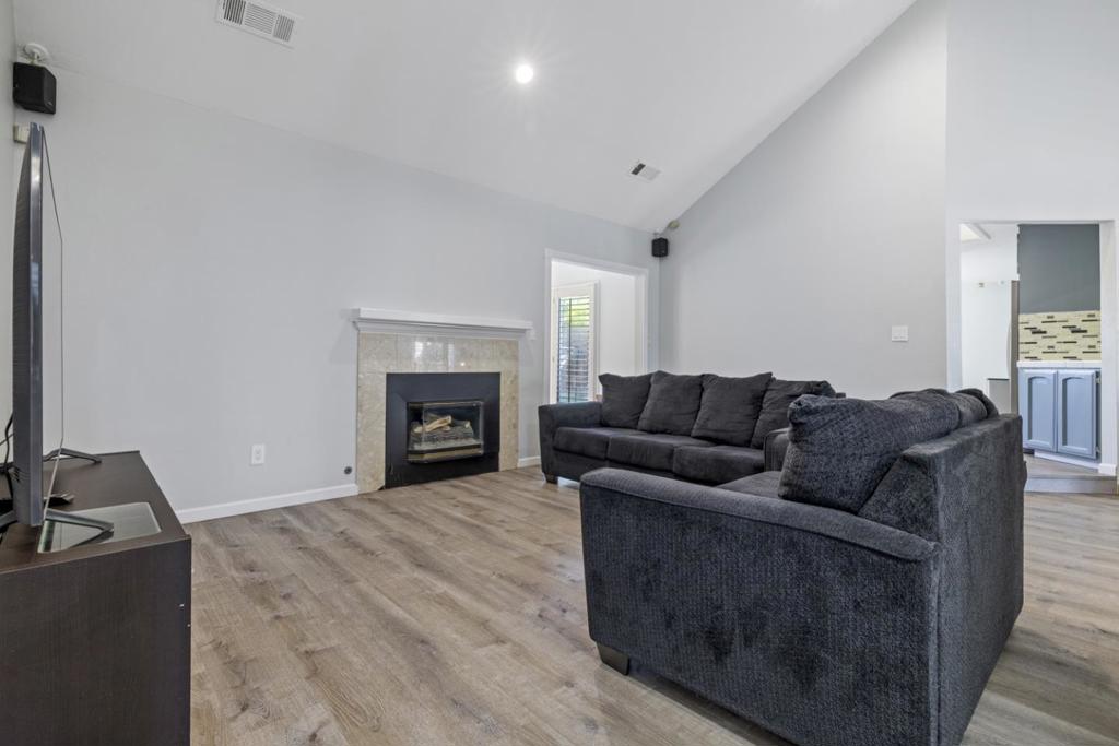 2604 Snyder Ave, Modesto, CA 95356