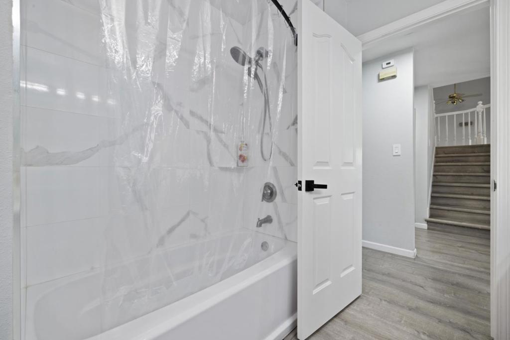 2604 Snyder Ave, Modesto, CA 95356