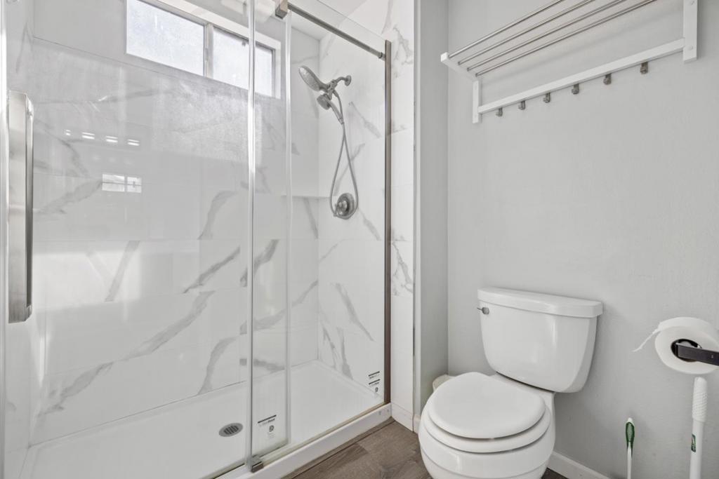 2604 Snyder Ave, Modesto, CA 95356