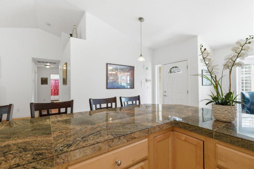 13074 Jackson Mill Dr, Groveland, CA 95321