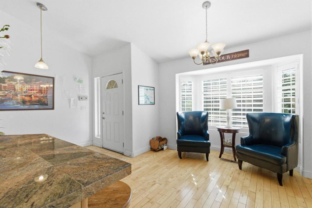 13074 Jackson Mill Dr, Groveland, CA 95321