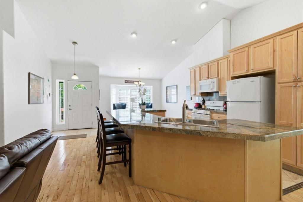 13074 Jackson Mill Dr, Groveland, CA 95321