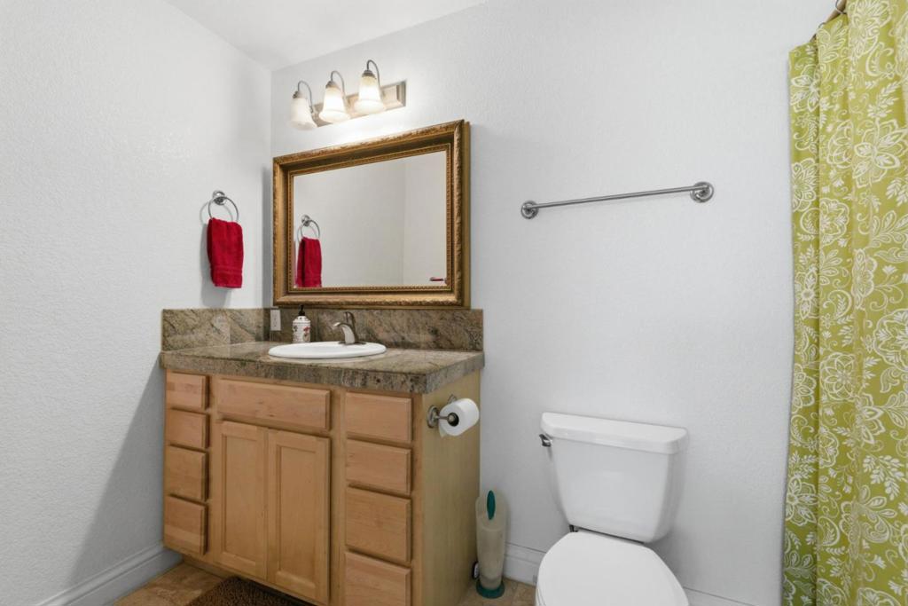 13074 Jackson Mill Dr, Groveland, CA 95321