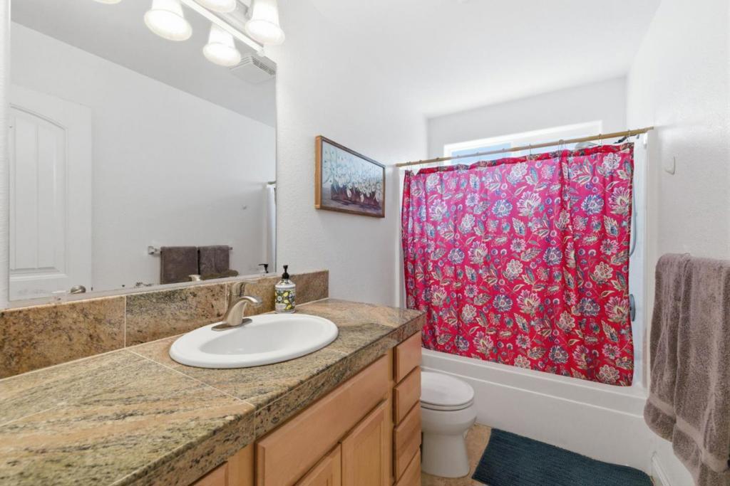 13074 Jackson Mill Dr, Groveland, CA 95321