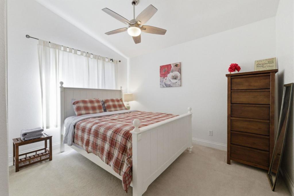 13074 Jackson Mill Dr, Groveland, CA 95321