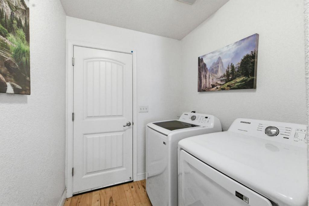 13074 Jackson Mill Dr, Groveland, CA 95321