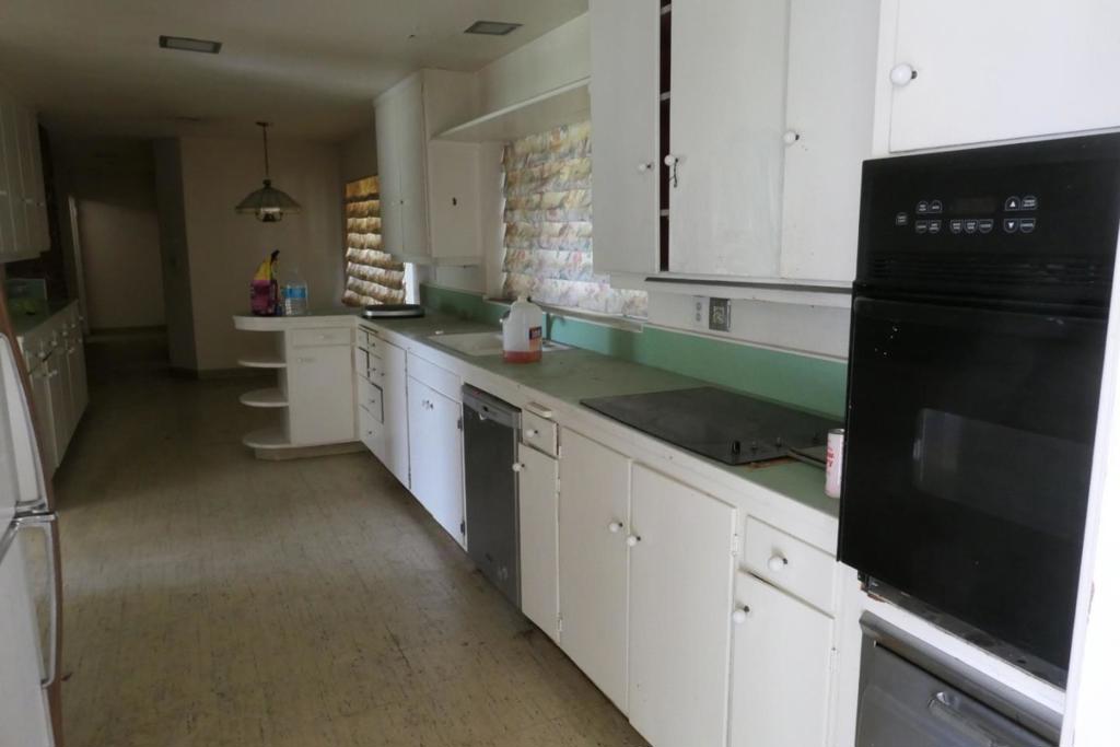 902 Mercey Springs Rd, Los Banos, CA 93635