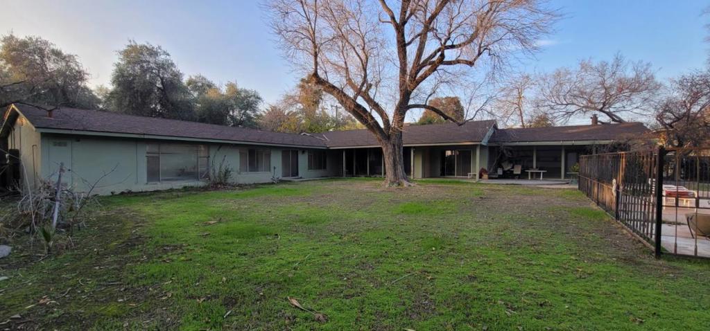 902 Mercey Springs Rd, Los Banos, CA 93635