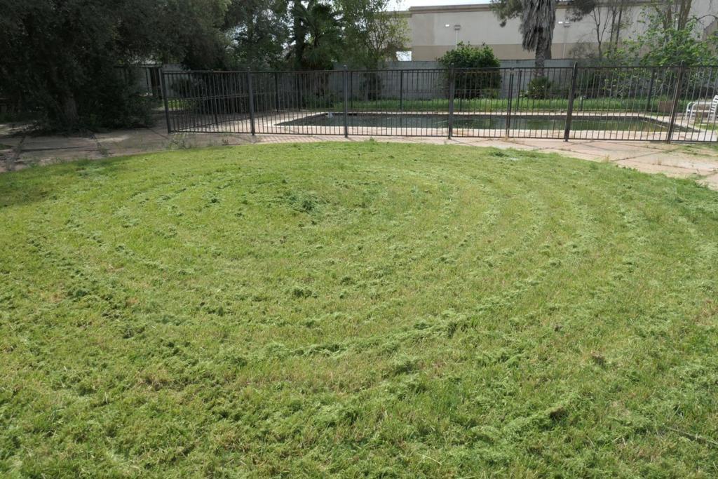 902 Mercey Springs Rd, Los Banos, CA 93635