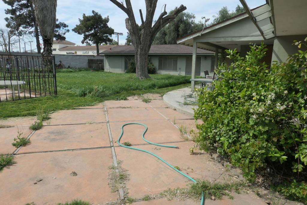 902 Mercey Springs Rd, Los Banos, CA 93635