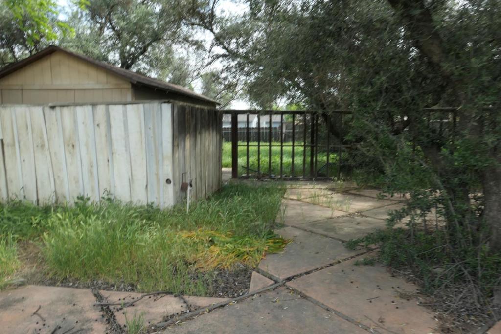 902 Mercey Springs Rd, Los Banos, CA 93635