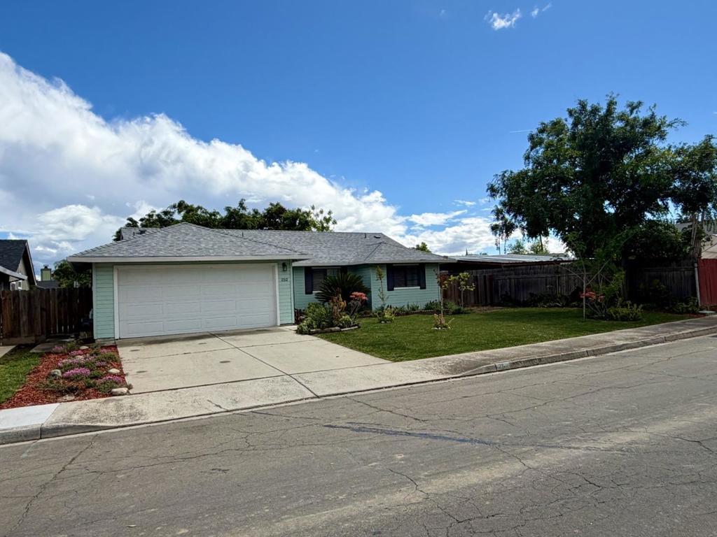 252 Finster St, Patterson, CA 95363