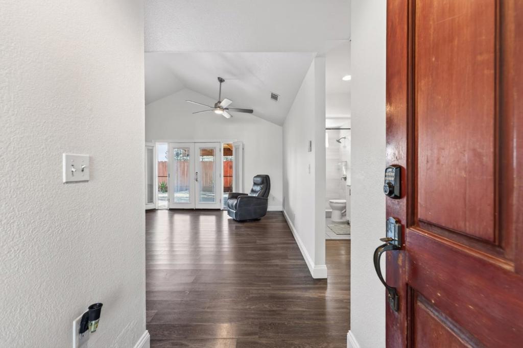 2250 Solitude Ln, Turlock, CA 95380