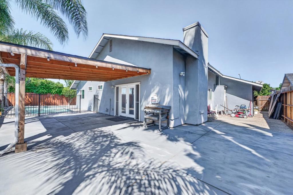 2250 Solitude Ln, Turlock, CA 95380