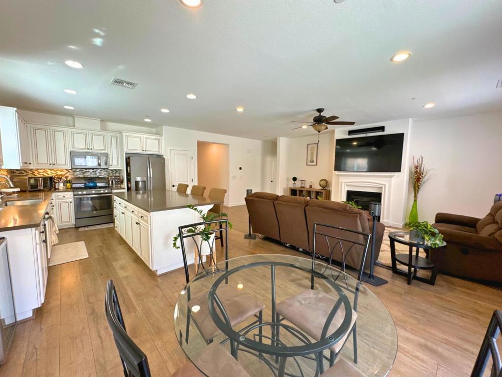 9077 Golf Canyon Drive, Patterson, CA 95363