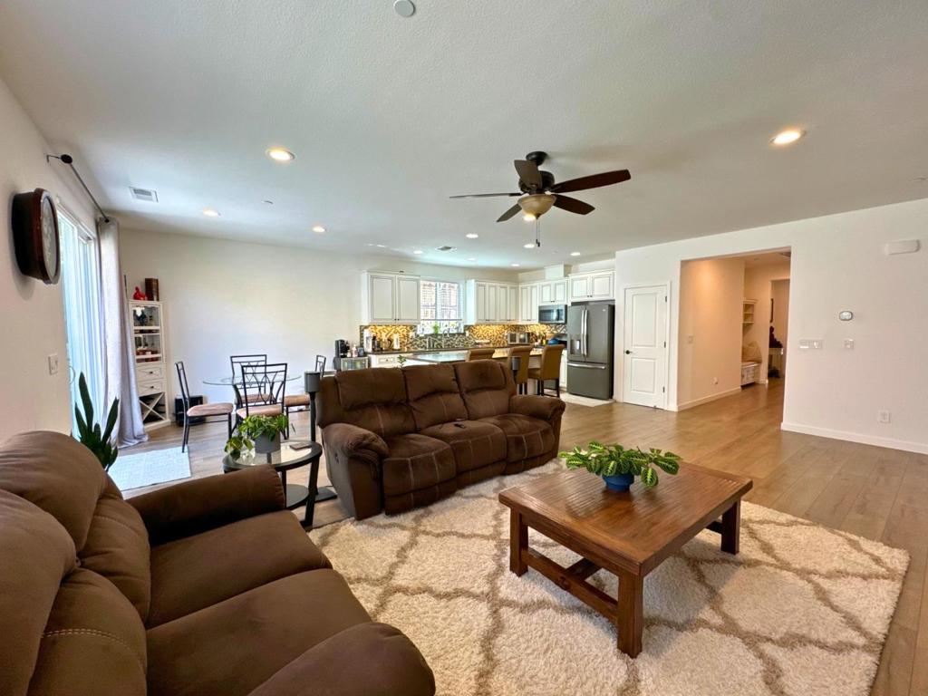 9077 Golf Canyon Drive, Patterson, CA 95363