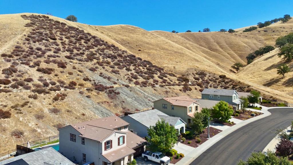 9077 Golf Canyon Drive, Patterson, CA 95363