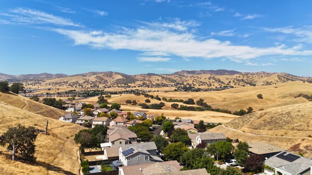 9077 Golf Canyon Drive, Patterson, CA 95363