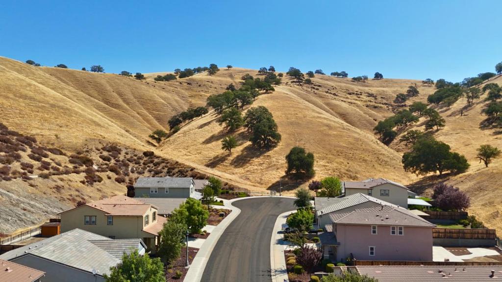 9077 Golf Canyon Drive, Patterson, CA 95363