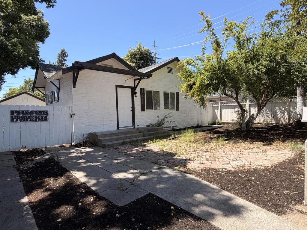 1505 Victoria Dr, Modesto, CA 95351